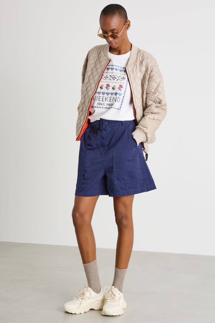 Bermuda shorts with oversized pockets Intrend