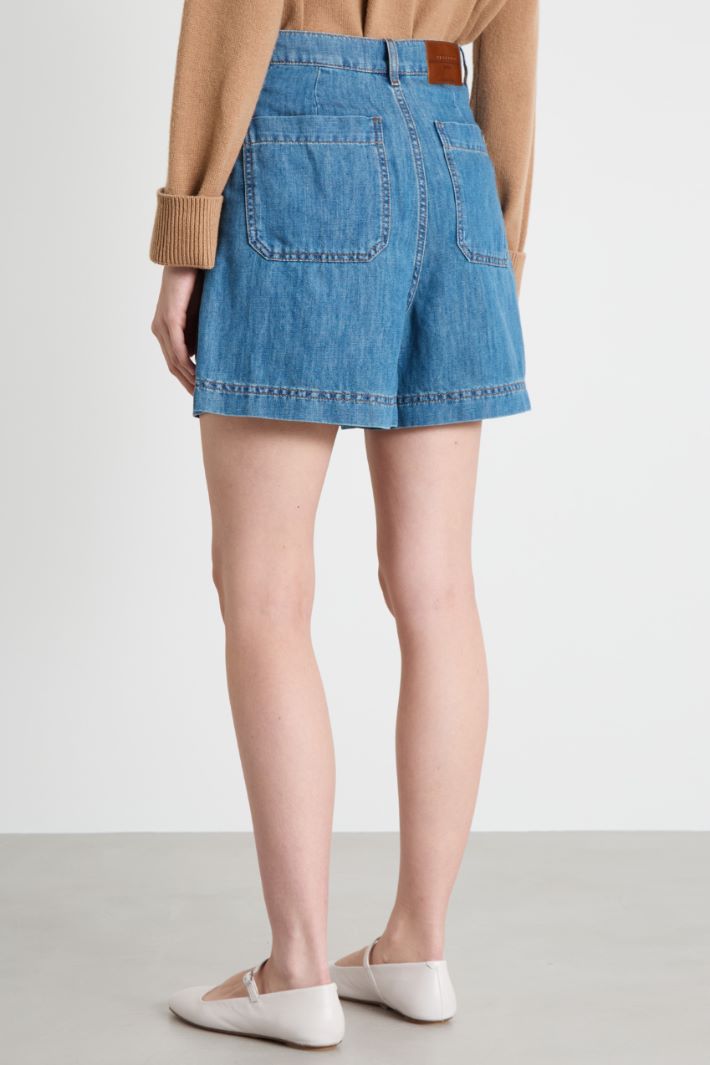 Denim Bermuda shorts with oversized cargo pockets Intrend - 4