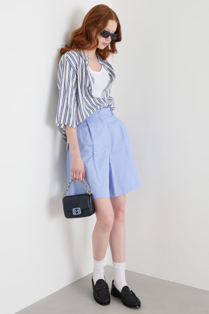 Flared Bermuda shorts Intrend