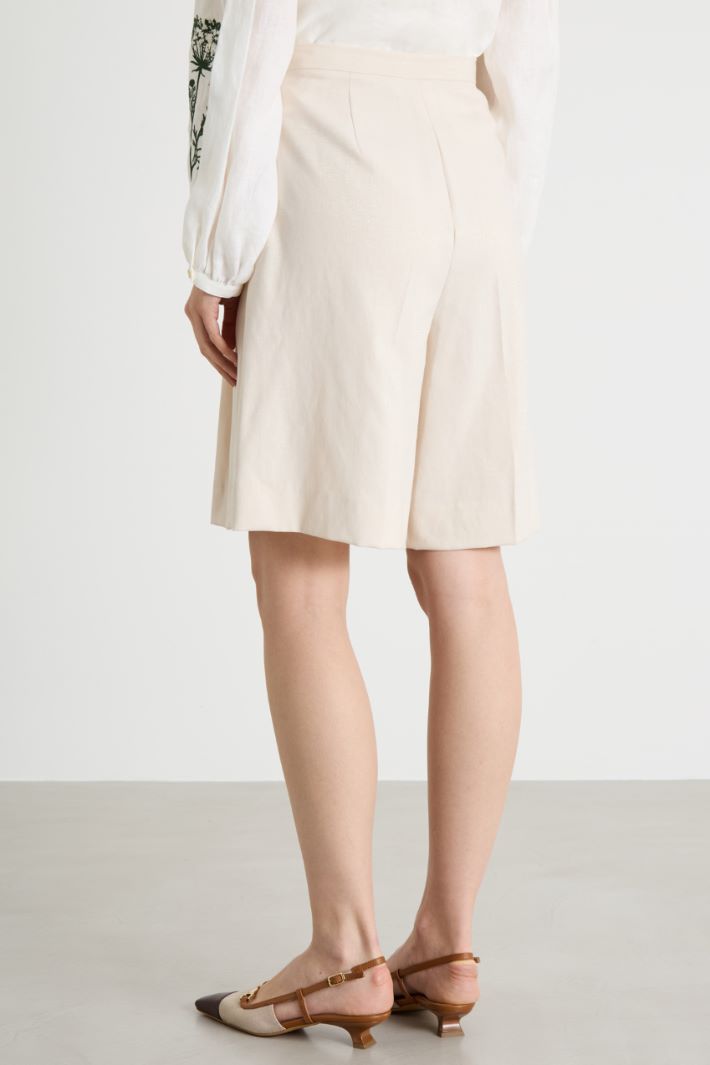 Flared Pleated Bermuda Shorts Intrend - 4