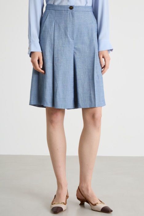 Bermuda svasato con pieghe