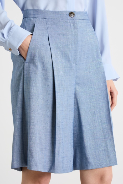 Bermuda svasato con pieghe