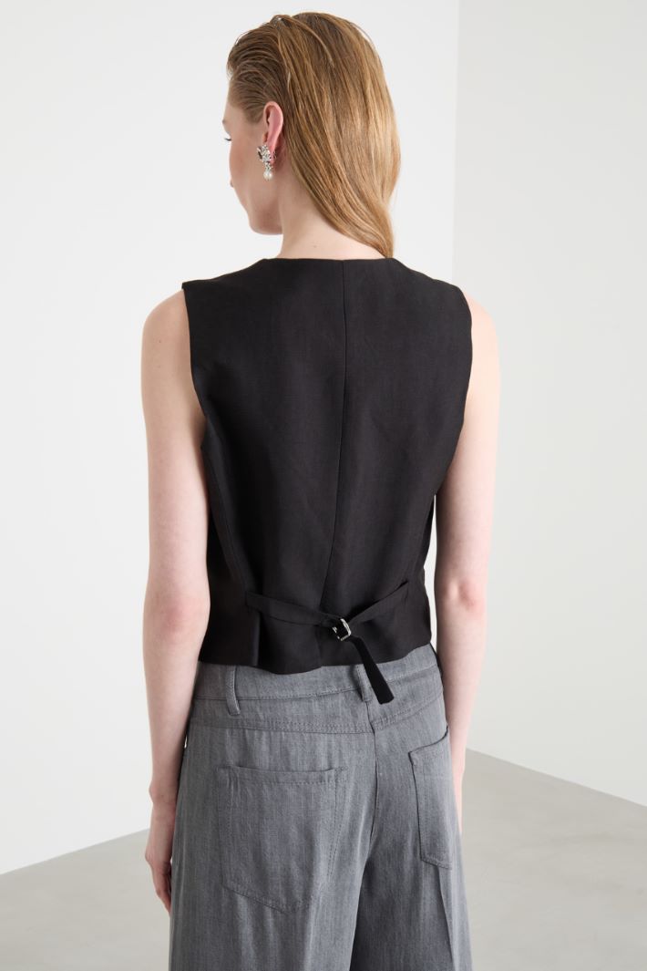 Fitted waistcoat with back strap Intrend - 4