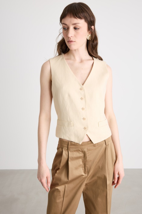 Gilet aderente con cinturino posteriore Intrend