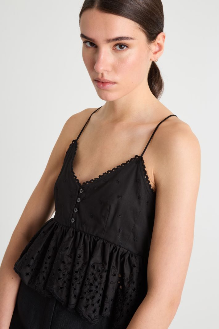 Broderie Anglaise Flounce Top Intrend - 3