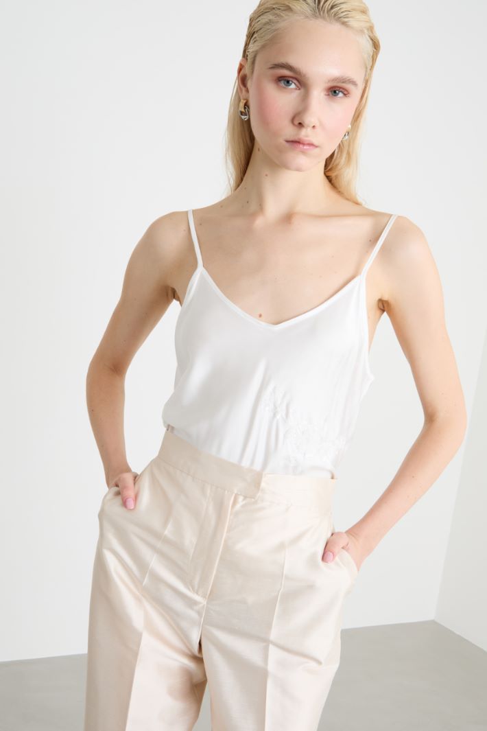 Embroidered satin top Intrend - 2