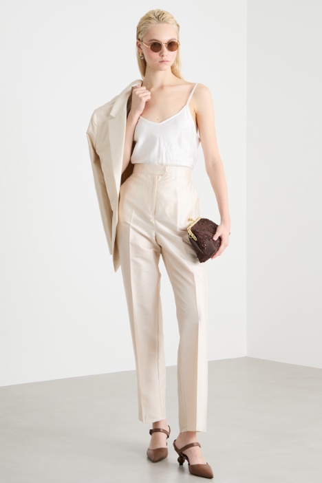 Embroidered satin top Intrend