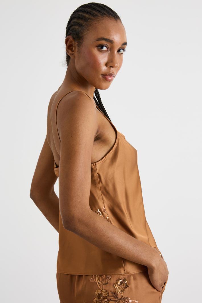 Embroidered satin top Intrend - 4