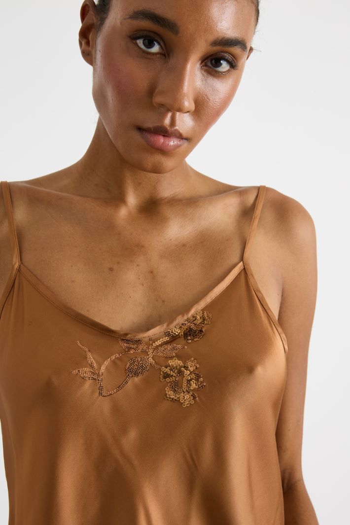 Embroidered satin top Intrend - 3