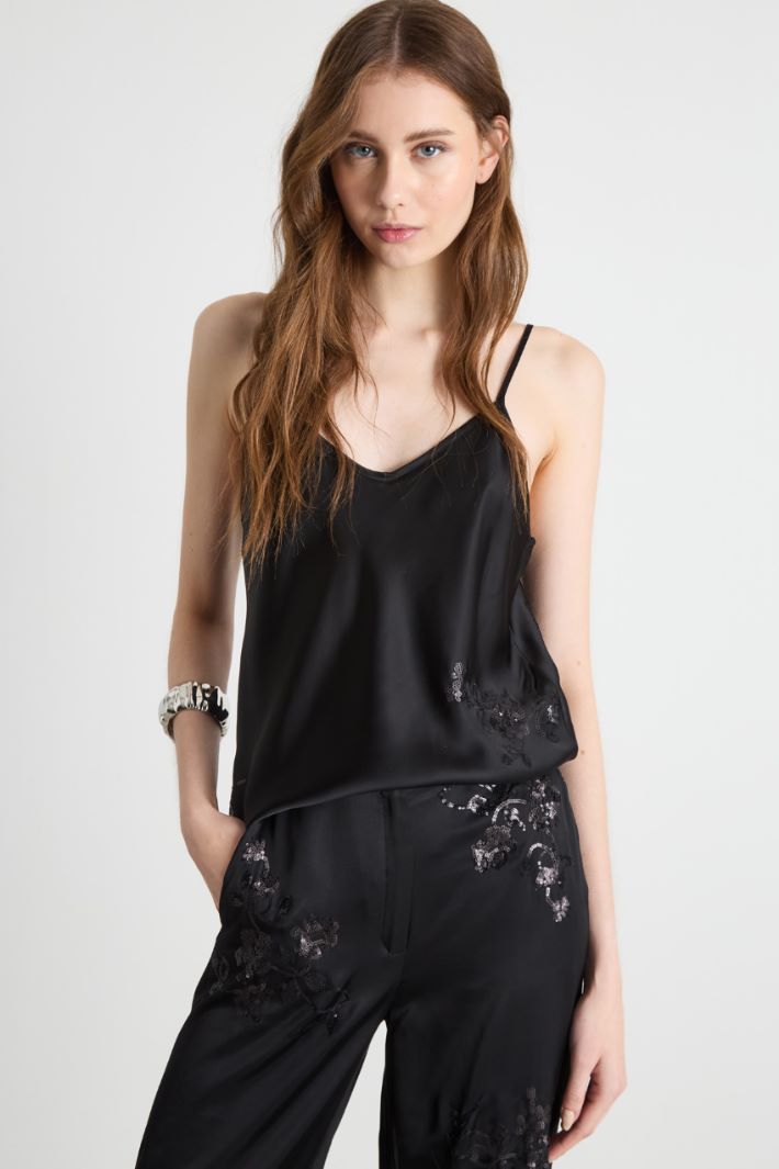 Embroidered satin top Intrend - 2
