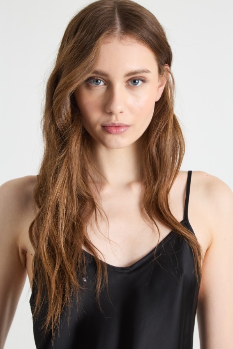 Top in raso ricamato