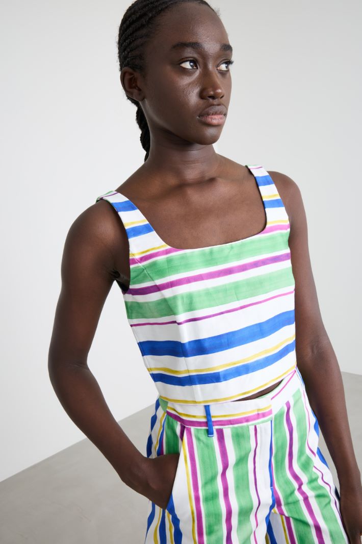 Crop top in raso multiriga Intrend - 3