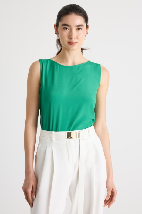 Flowing asymmetric top Intrend