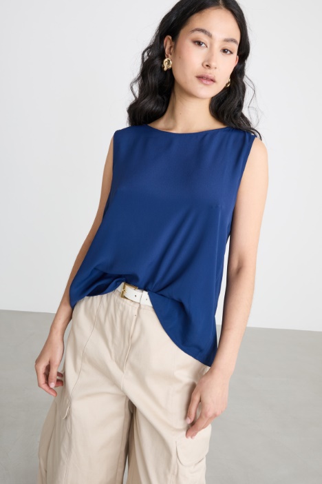 Flowing asymmetric top Intrend
