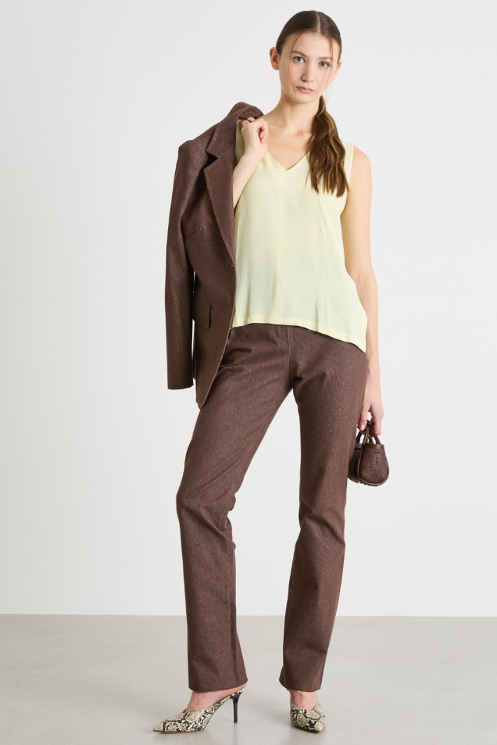 Side-slit top Intrend