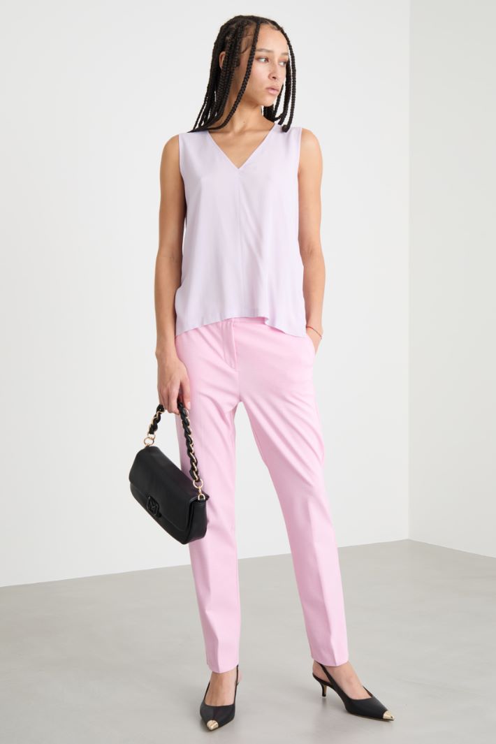 Side-slit top Intrend