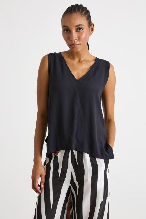 Side-slit top Intrend