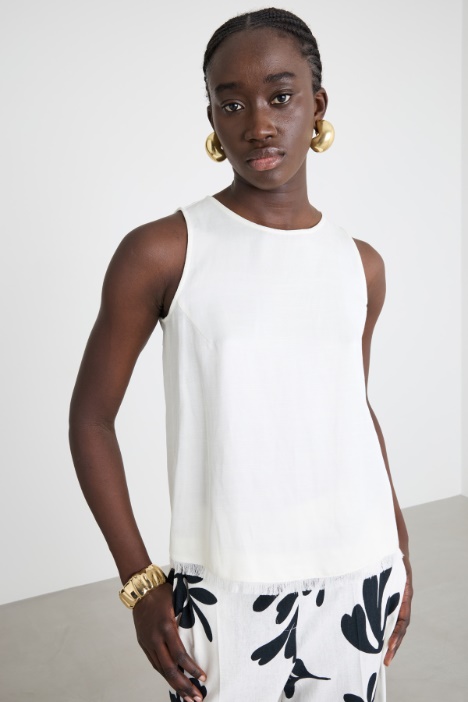 Top con orlo sfrangiato