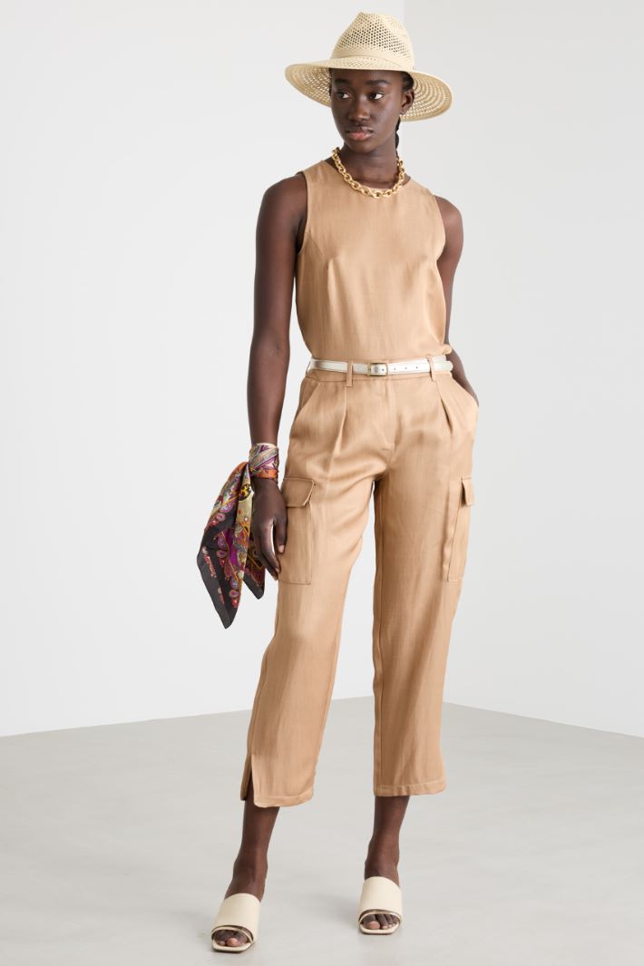 Top con orlo sfrangiato Intrend