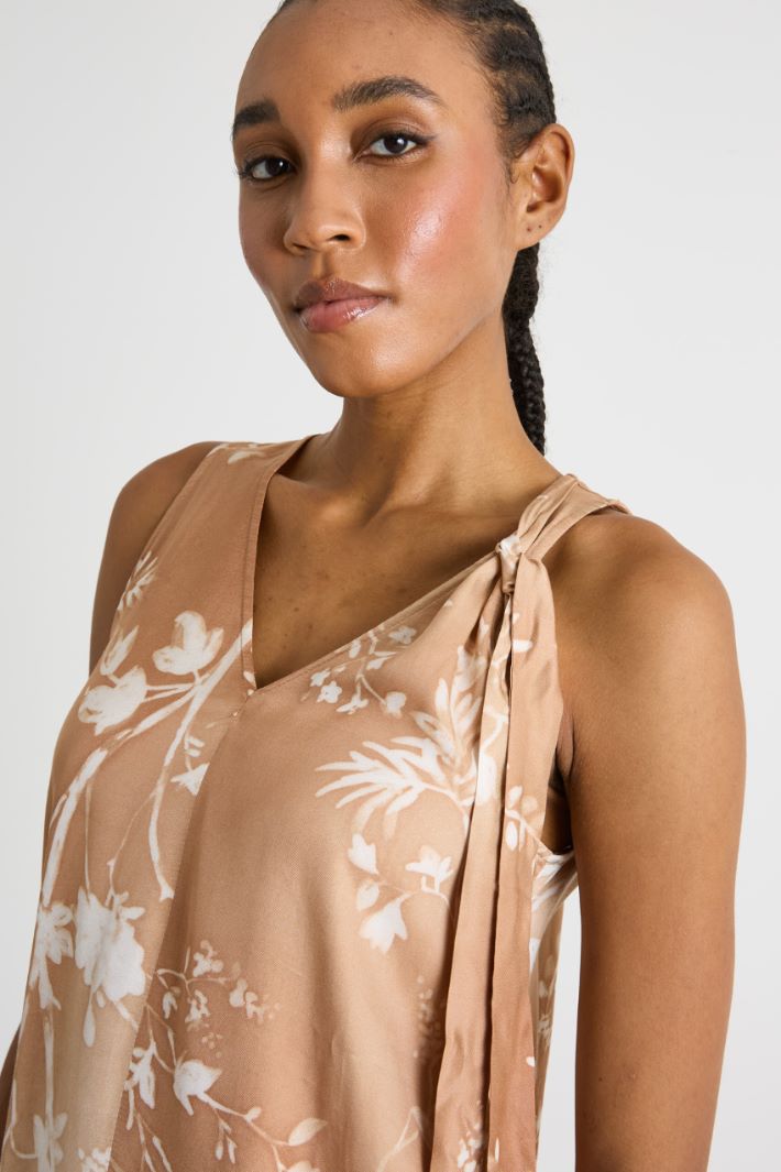 Bow-detail twill top Intrend - 3