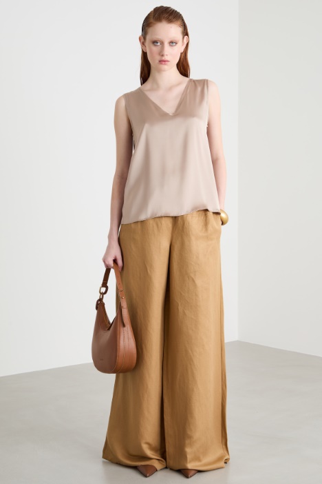 Satin sleeveless top Intrend