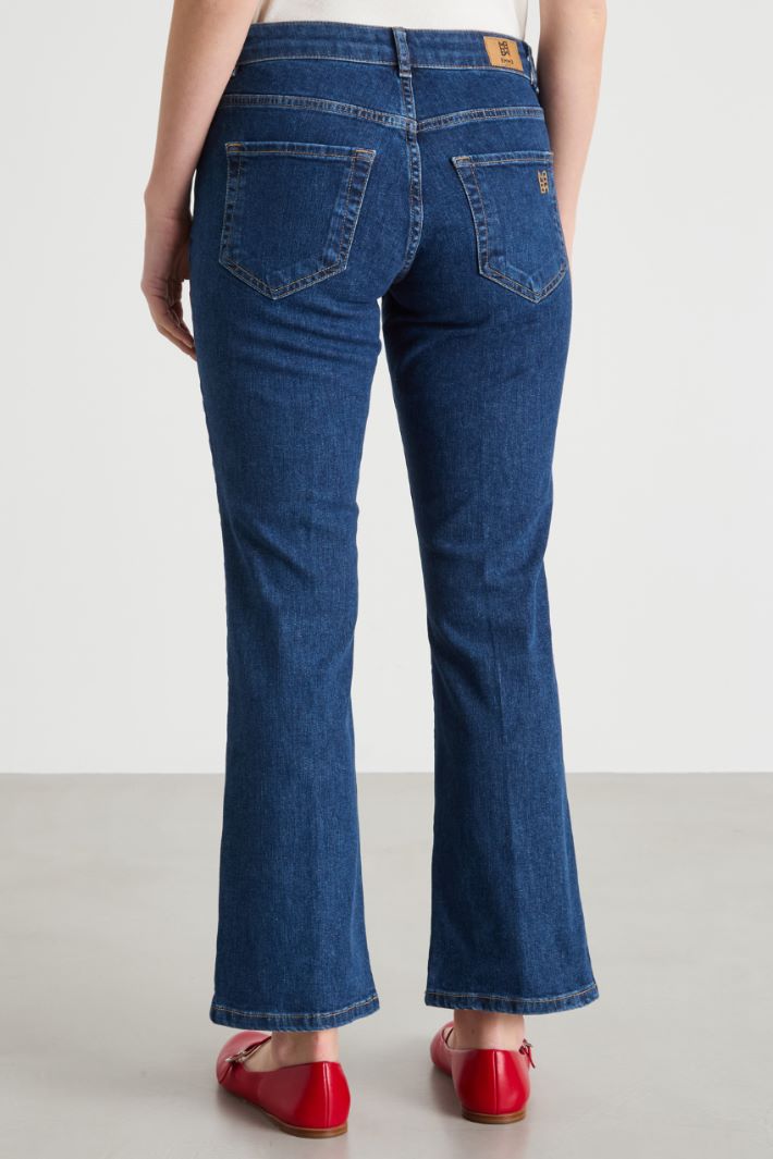 Jeans aderente con fondo flare Intrend - 4