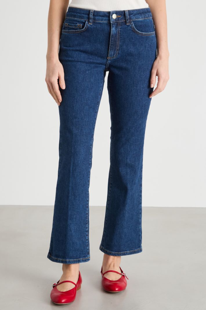 Jeans aderente con fondo flare Intrend - 2