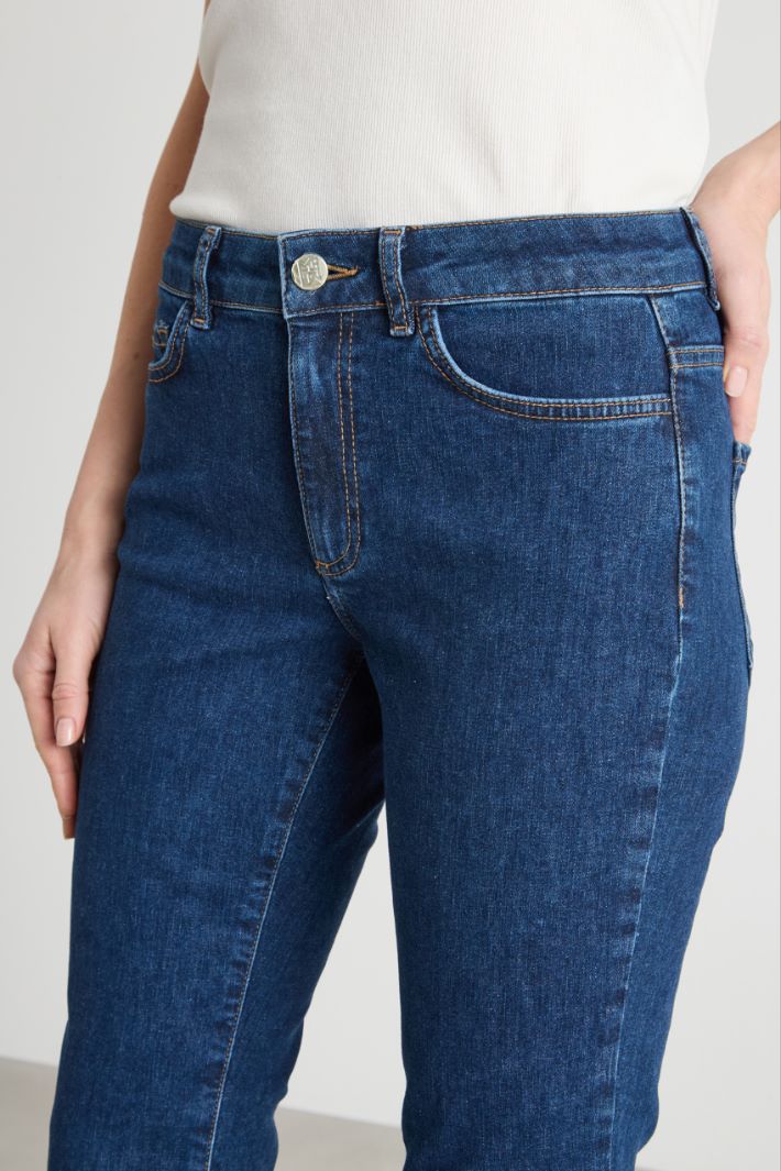 Jeans aderente con fondo flare Intrend - 3