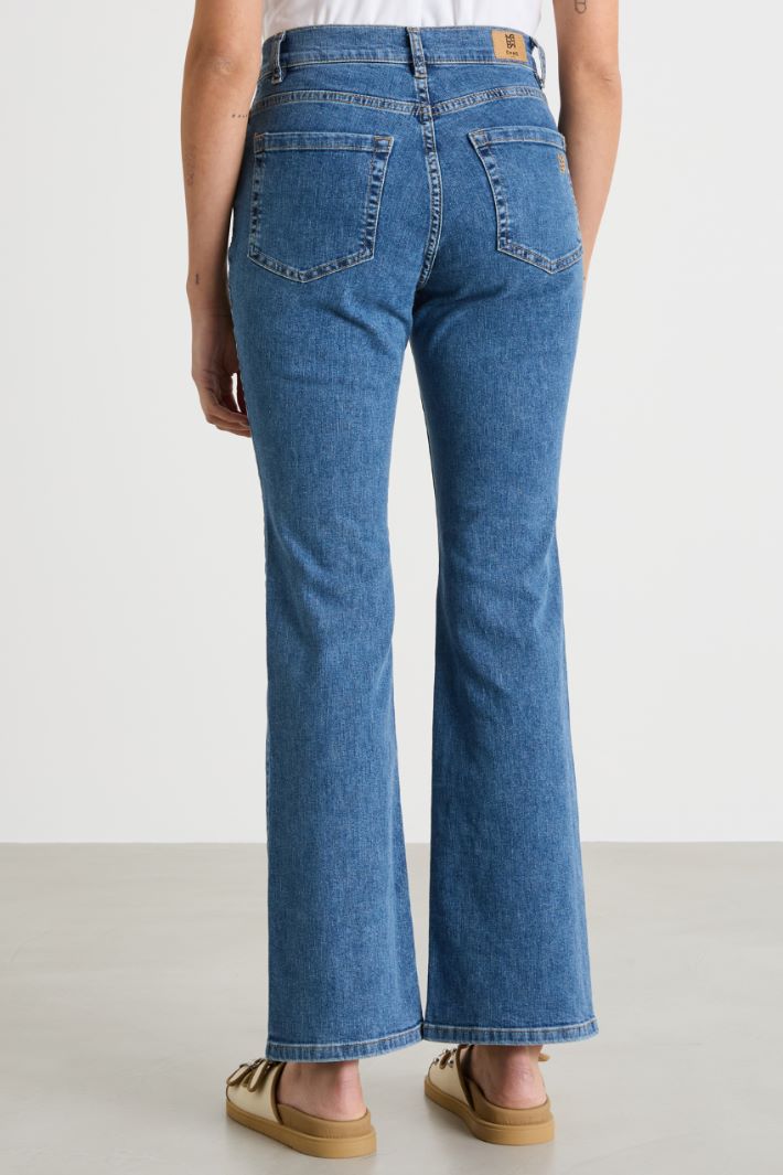 Jeans aderenti con sfondo svasato Intrend - 4