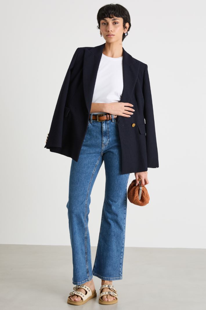 Jeans aderenti con sfondo svasato Intrend