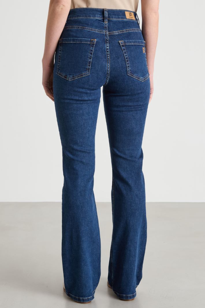 Jeans aderenti con sfondo svasato Intrend - 4
