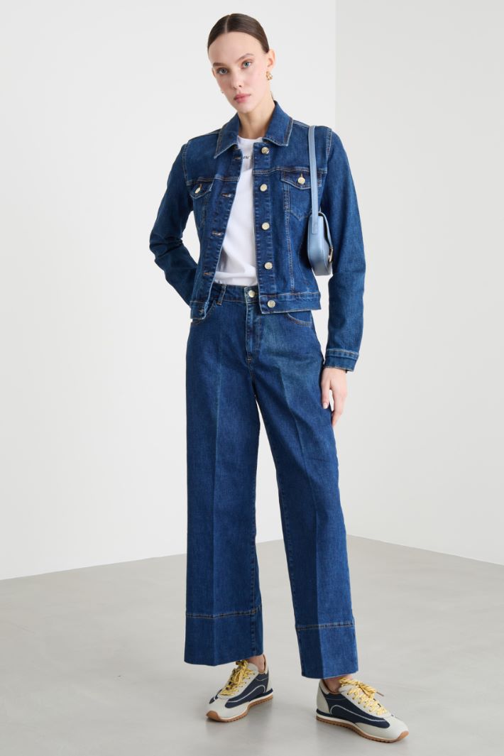 Jeans stretch con orlo impunturato Intrend