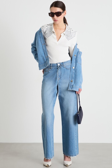 Jeans ampio con cintura Intrend