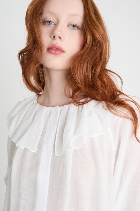 Blusa in garza con volant