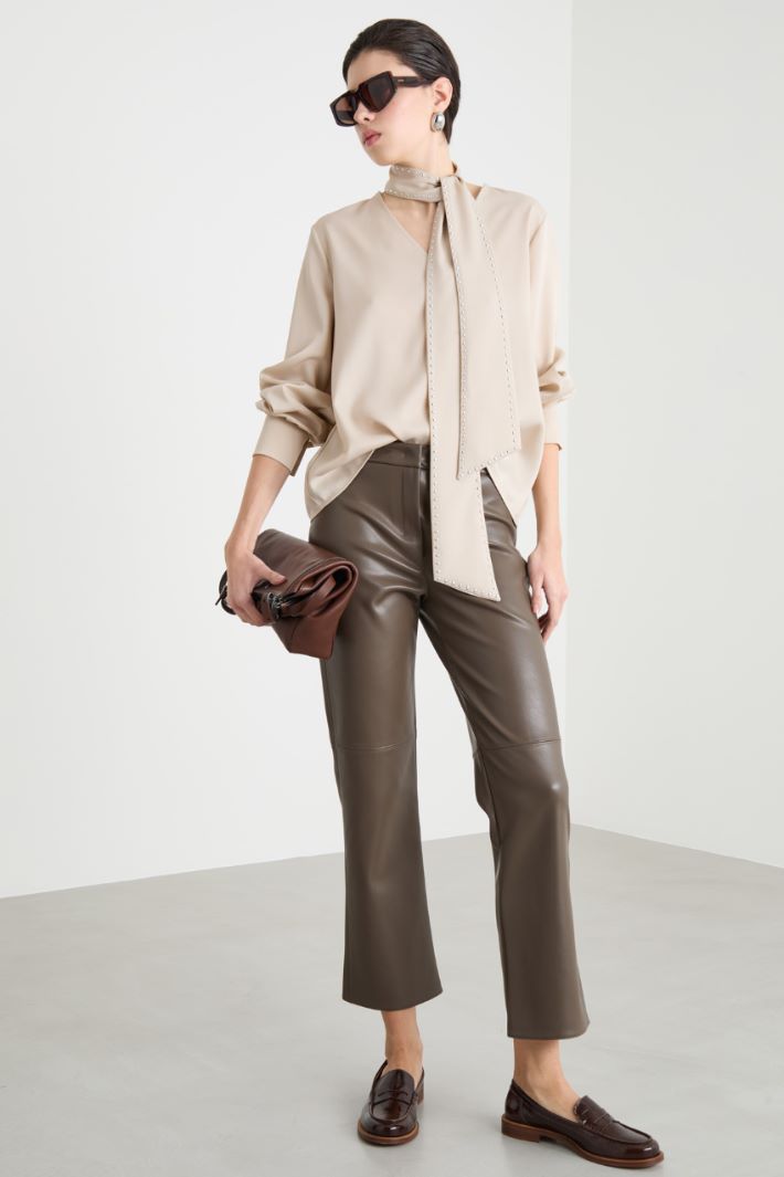 Scarf-collar blouse Intrend