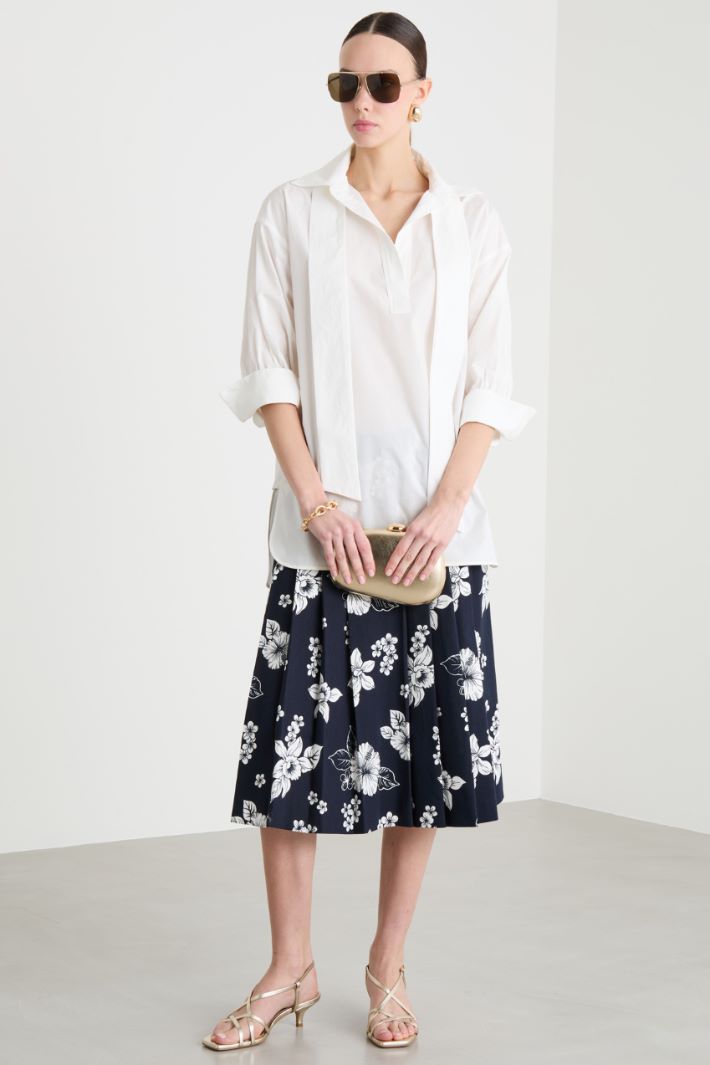 Blusa con foulard Intrend