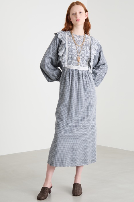 Abito Vichy con ricamo Intrend