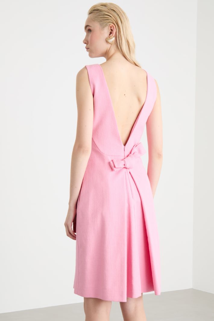 Bow-back dress Intrend - 4