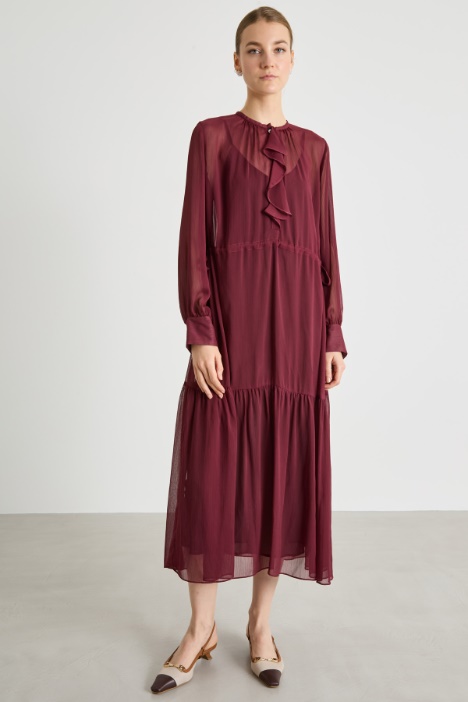 Abito lungo con balze