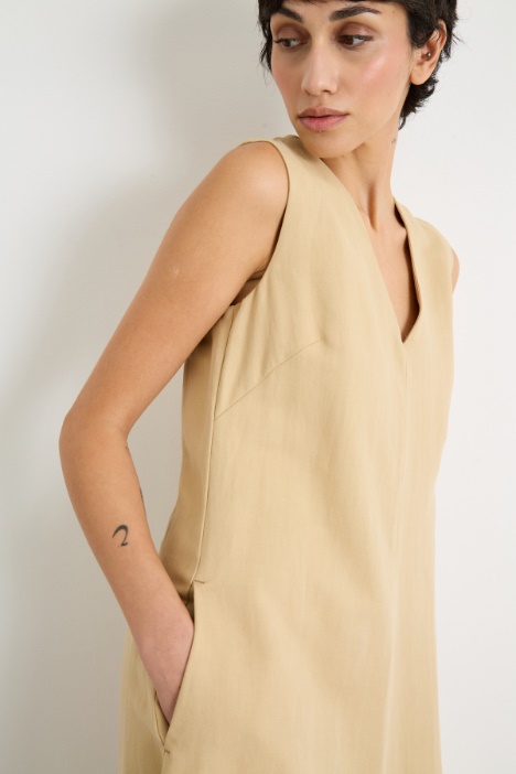 Abito svasato in tela