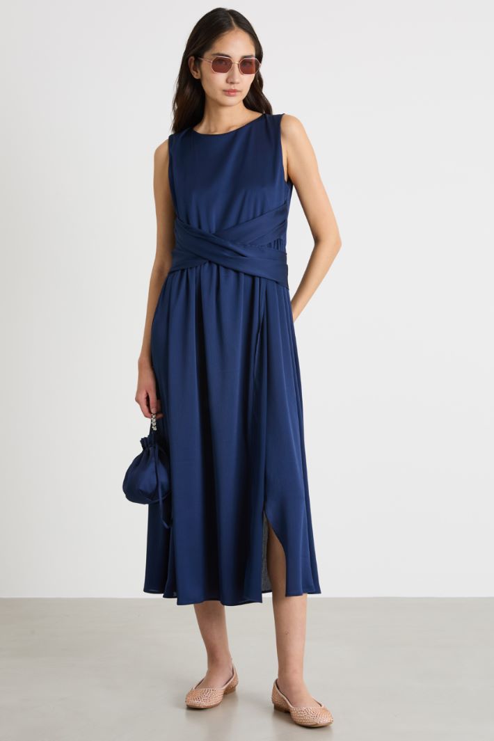 Flowing crepon dress Intrend