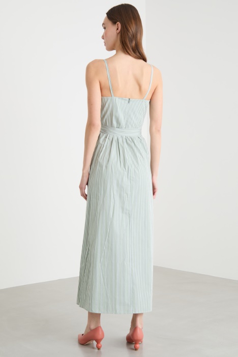 Abito lungo con scollo a cuore