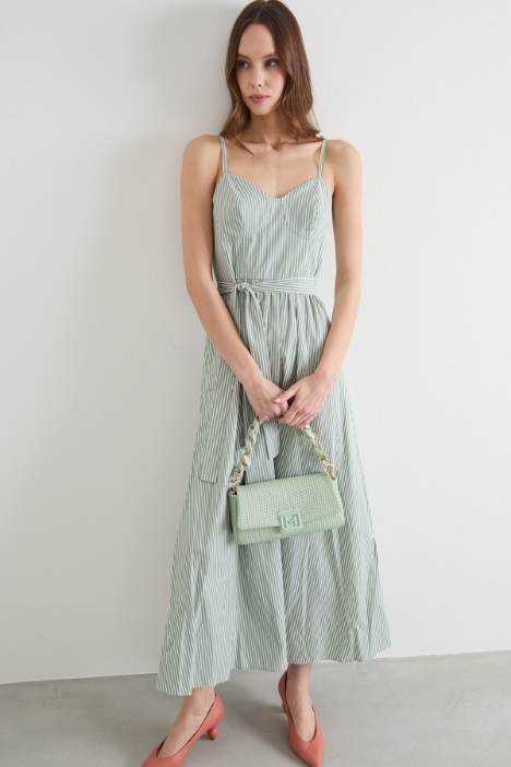 Abito lungo con scollo a cuore