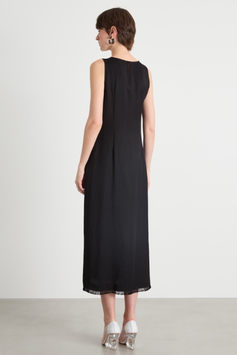 Abito smanicato dritto