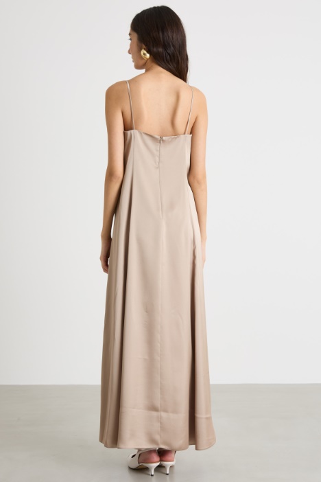 Vestido largo de satén