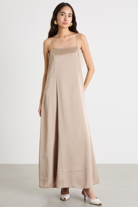 Vestido largo de satén