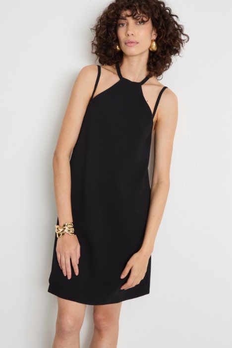 Vestido corto con detalle joya