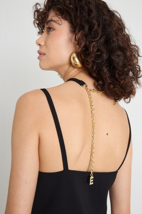 Vestido corto con detalle joya