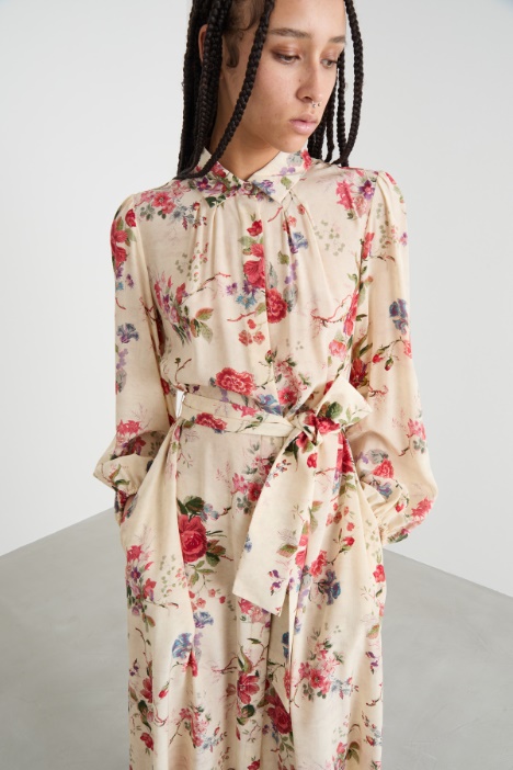 Vestido camisero con cinturón