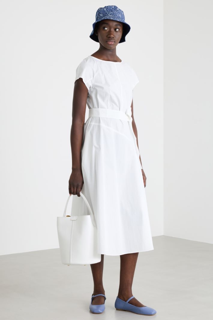 Abito in popeline con cintura Intrend